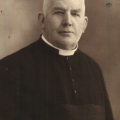Qui était curé de Harzé de 1911 à 1939 ?